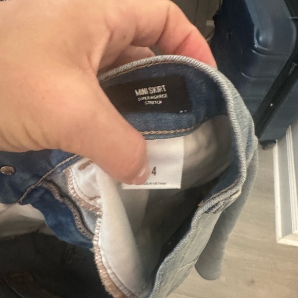 Express jean Mini Skirt - Picture 4 of 5